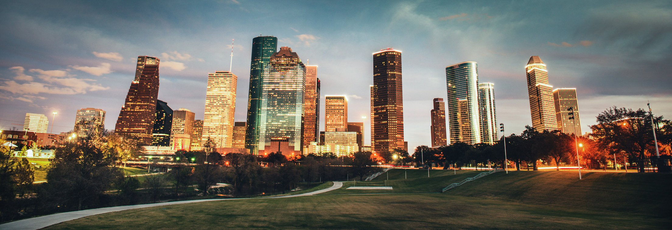 houston skyline at dusk